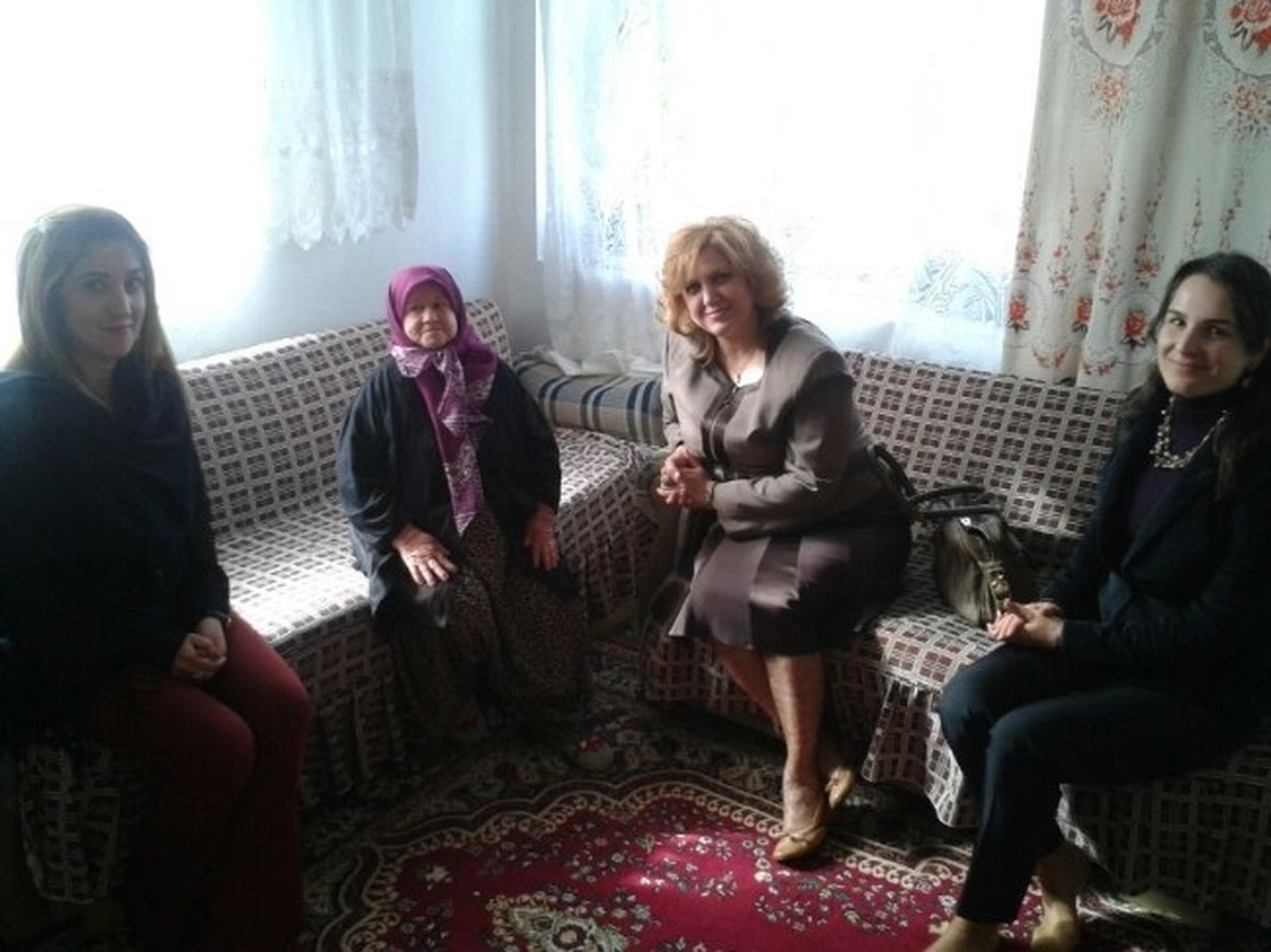 Gül Düzgün Yaşlı Ziyaretlerinde