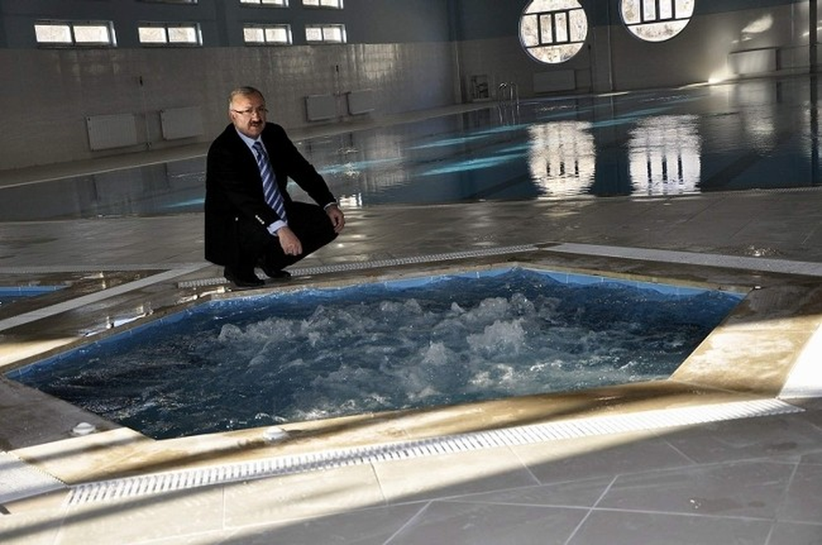 Gürün Olimpik Yüzme Havuzu Açılışa Hazır