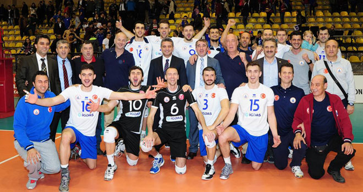 İbb Yarı Finalde