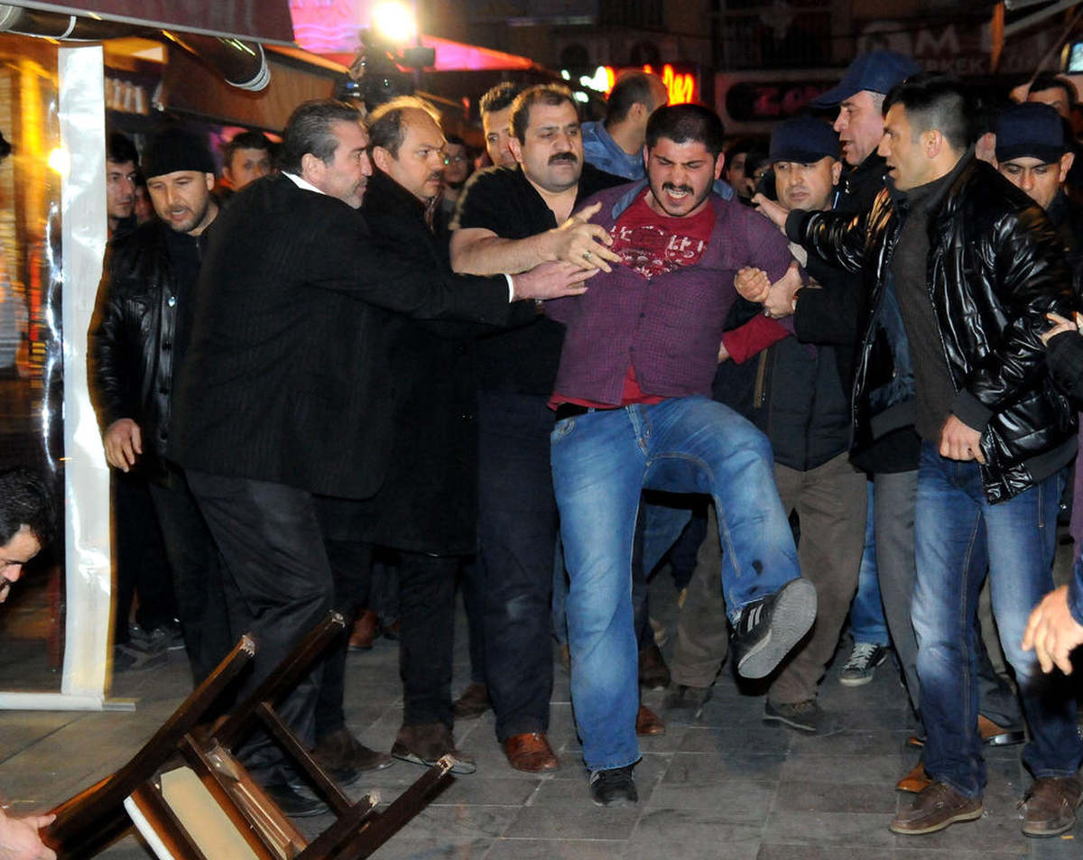 İzmir\'de İzinsiz Gösteri