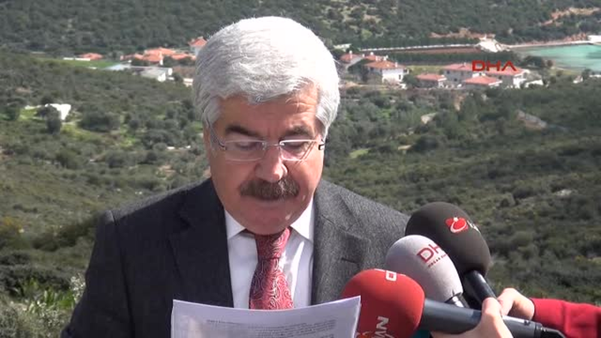 İzmir2chp\'li İl Genel Meclisi Üyelerinden, Tartışılan Villalarda Protesto
