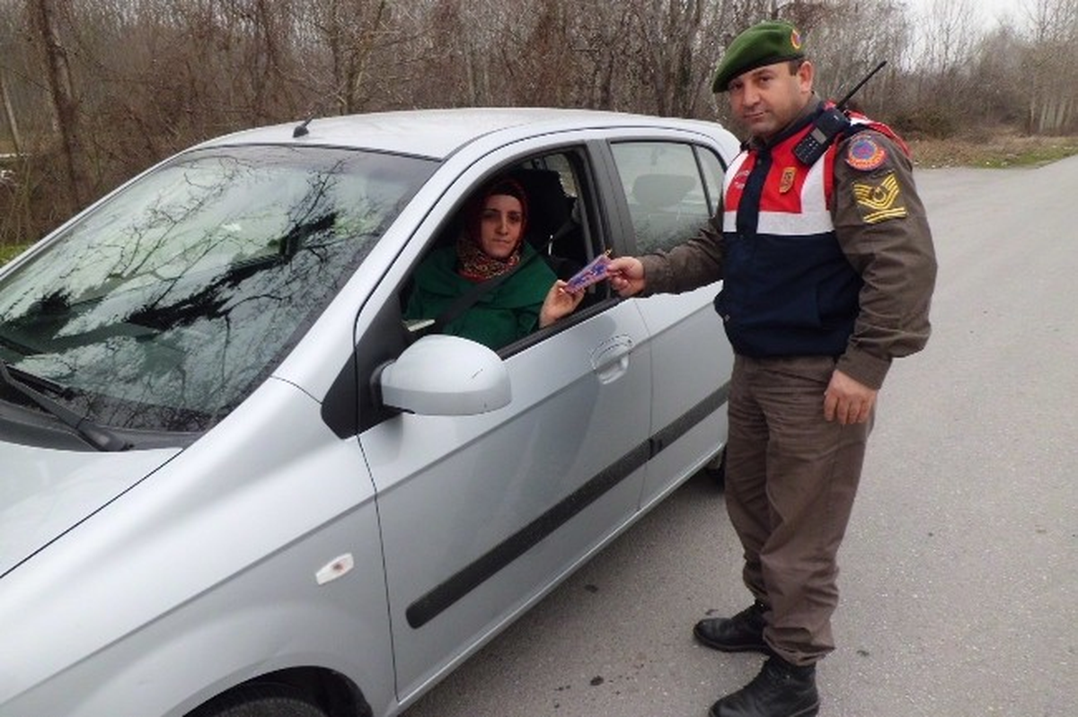 Jandarma Trafik Timlerinden Örnek Davranış