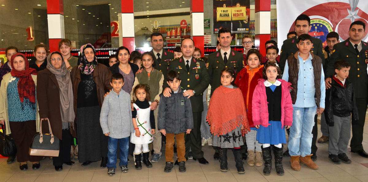 Jandarmadan Çocuklara Sinema Etkinliği