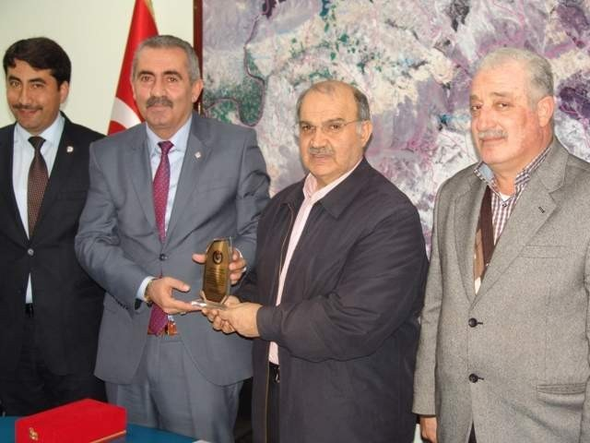 Kocasinan Belediye Başkanı Yıldız\'a Merhameti İçin Teşekkür Plaketi