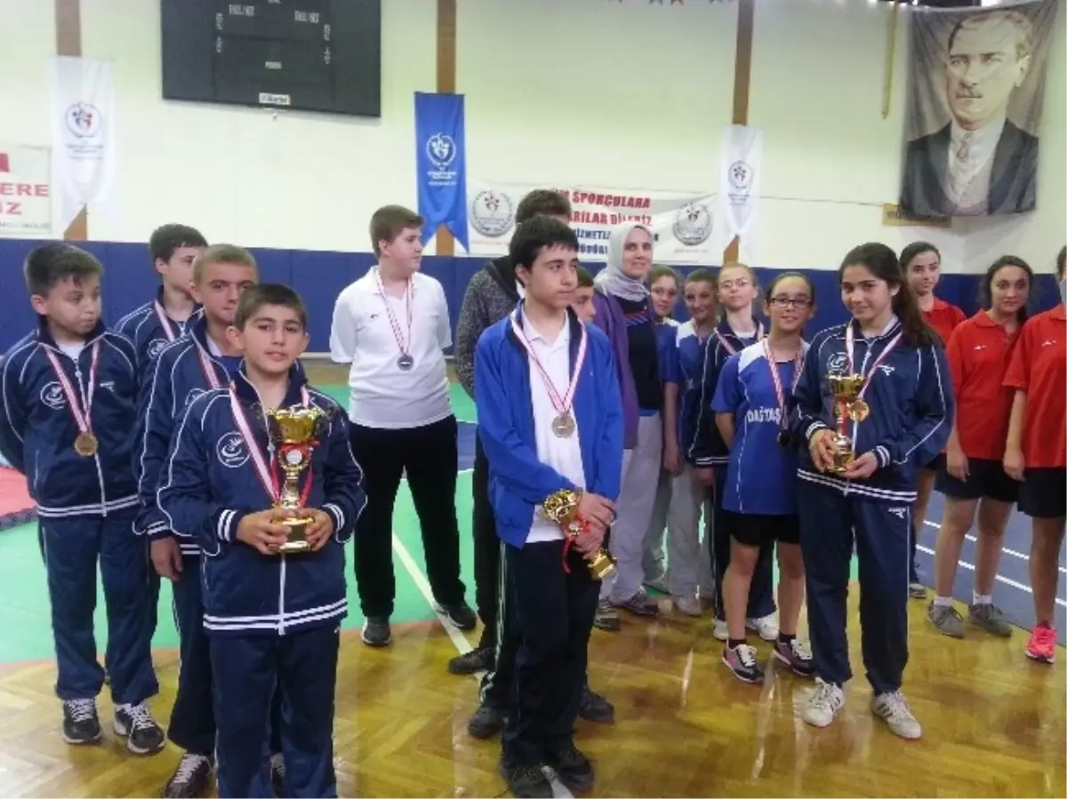 Köy Takımı, Kızlarda ve Erkeklerde Çifte Şampiyon Oldu