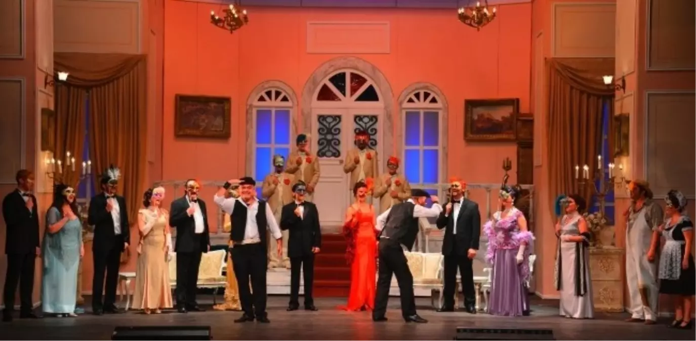 Lüküs Hayat Müzikaline Bilet Bulunmuyor