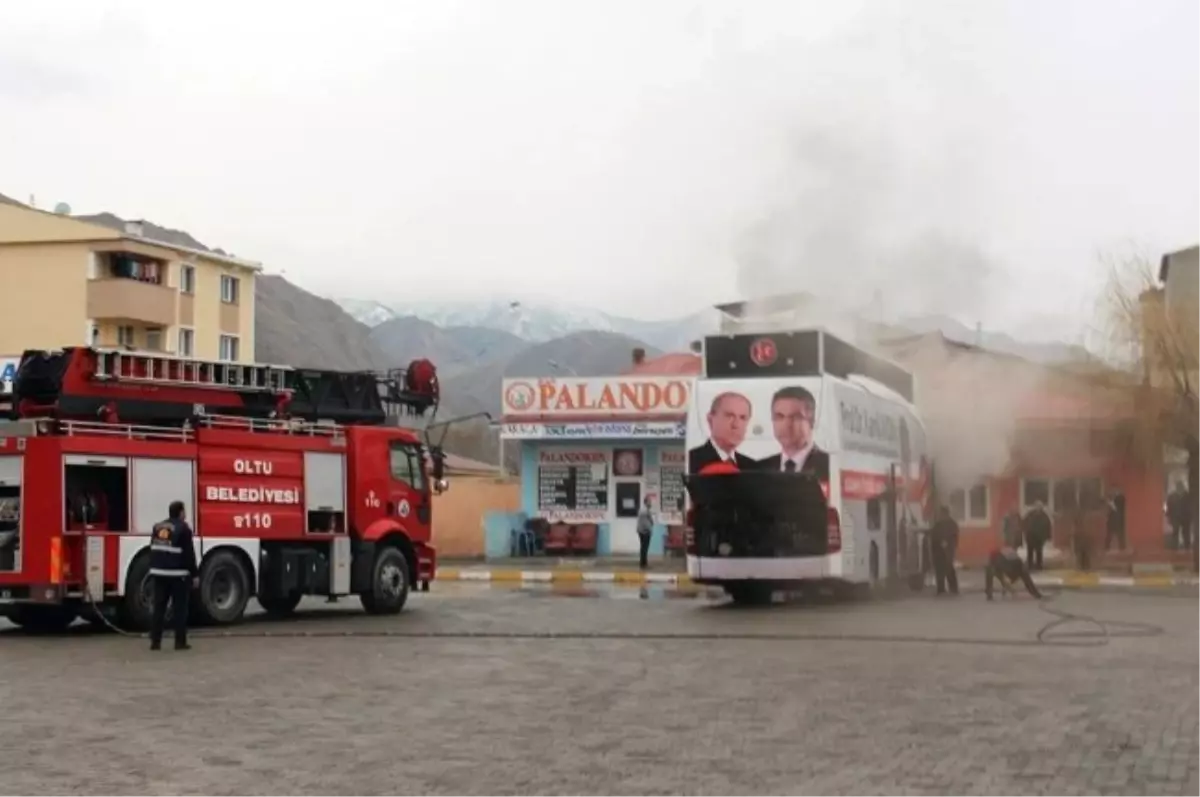 MHP Seçim Otobüsü Yandı