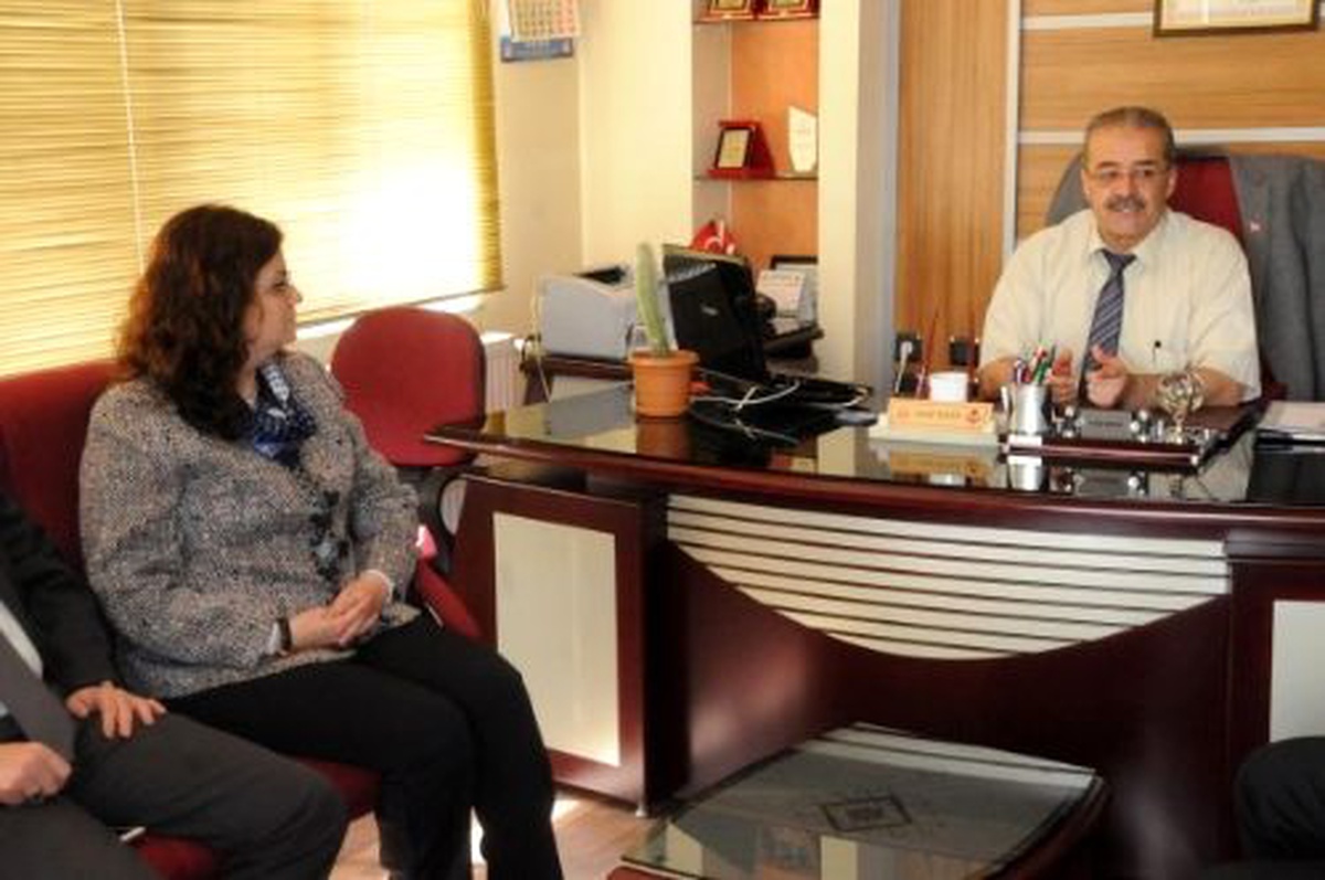 Mine Sezer, Halk Eğitim Merkezini Ziyaret Etti