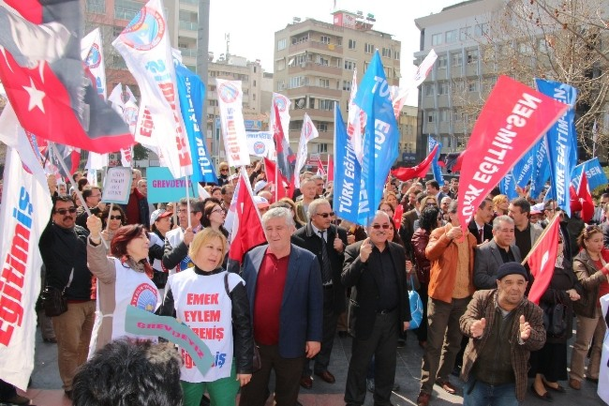 Nazilli\'de Eğitimciler İş Bıraktı