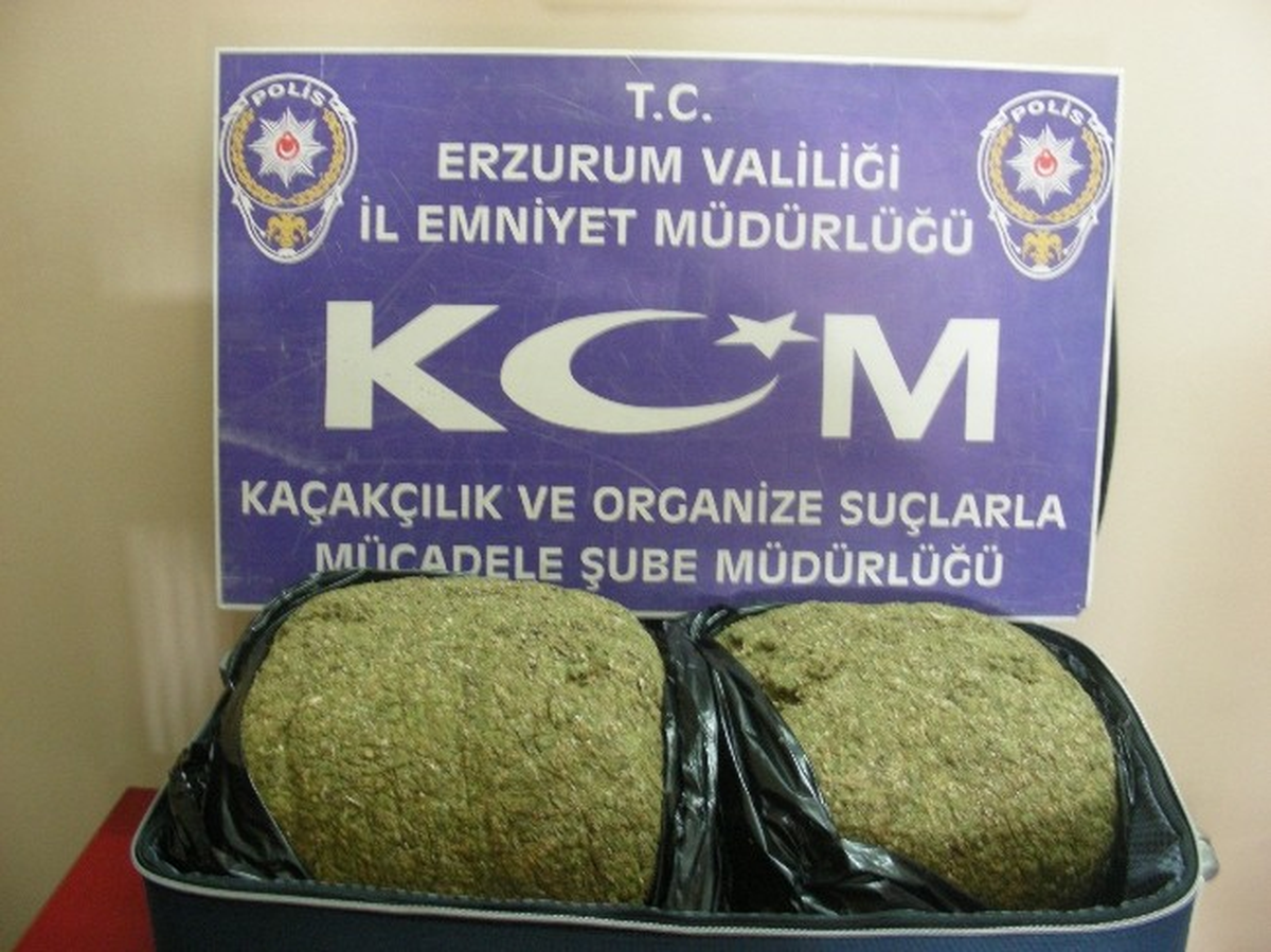 Otobüs Terminalinde Esrar Operasyonu