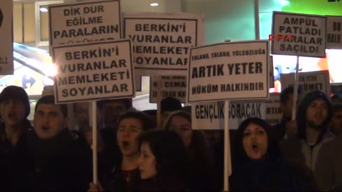 Samsun\'da Üniversiteli Gençler Hükümeti Protesto İçin Yürüyüş Yaptı