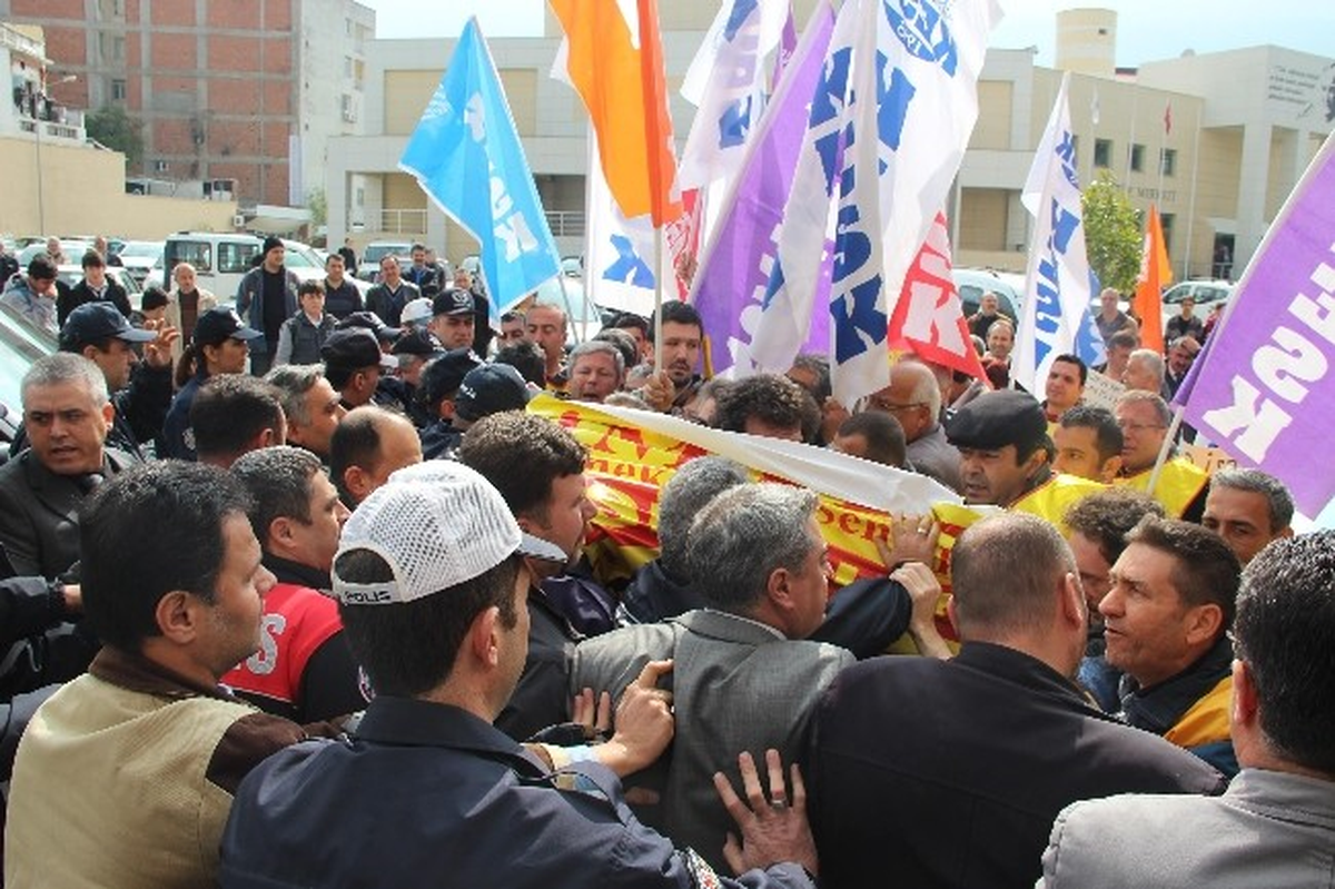 Sendika Üyelerine Polis Müdahalesi