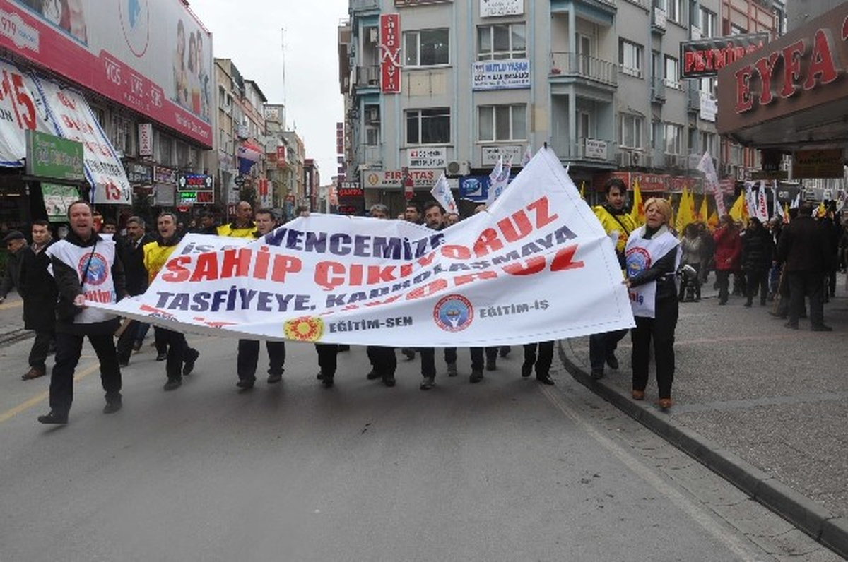 Sendikalar Birleşti, Yasa Tasarısını Protesto Etti