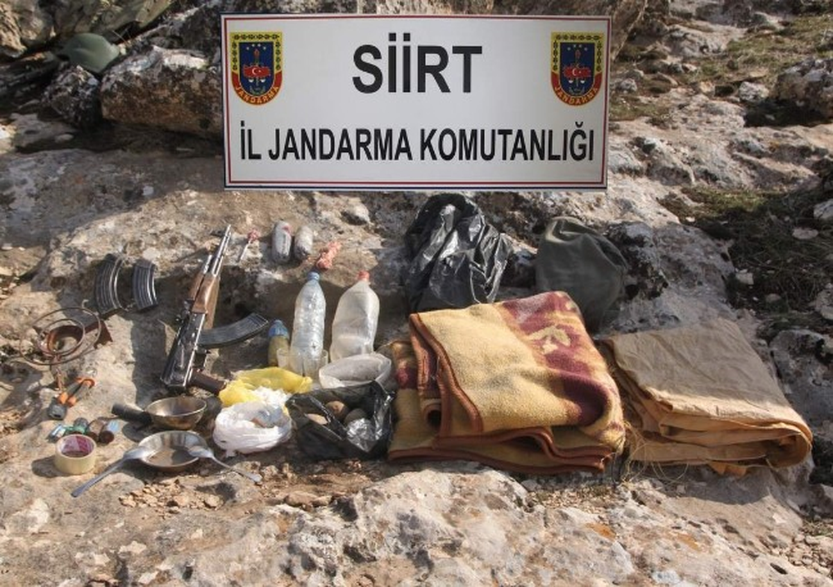 Siirt\'te PKK\'ya Ait Mühimmat ve Yaşam Malzemesi Ele Geçirildi