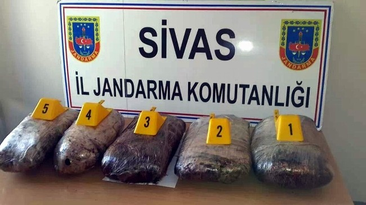 Sivas\'ta 27 Kilo Uyuşturucu Madde Ele Geçirildi