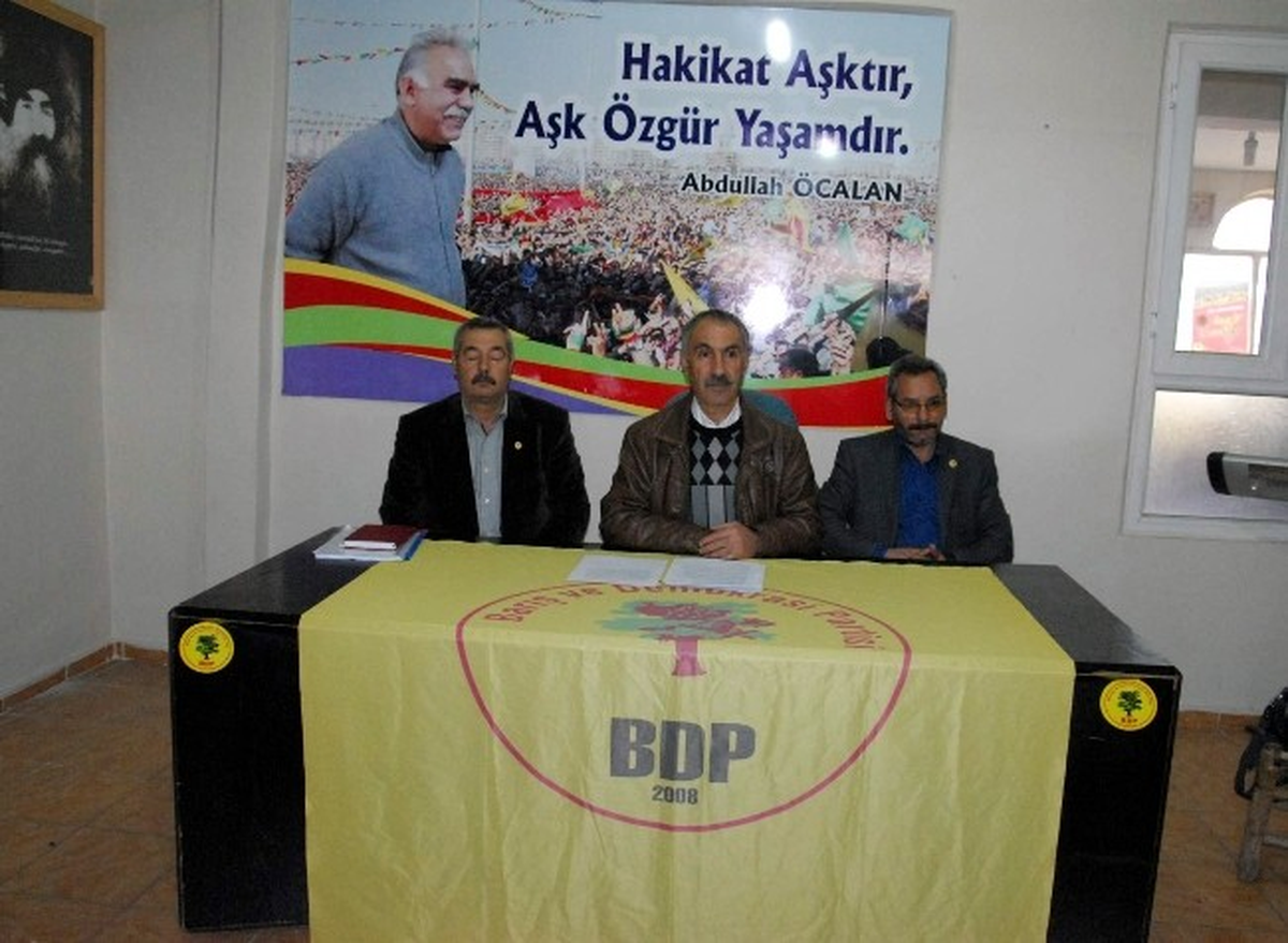 Siverek\'te Öcalan İçin İmza Kampanyası