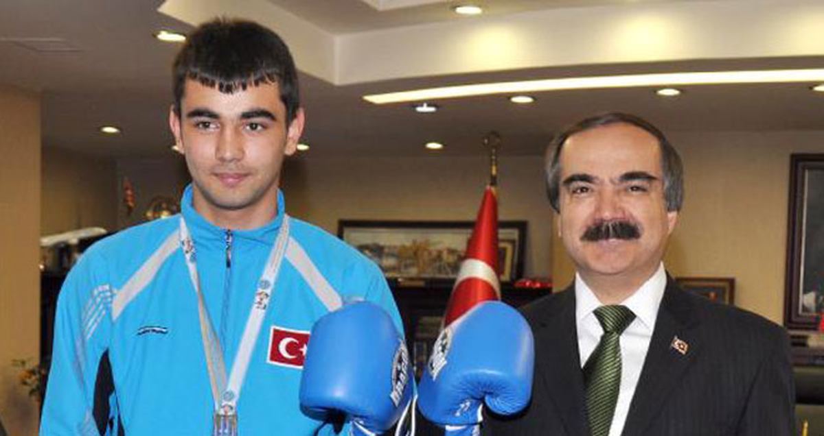 Muay Thai Dünya Şampiyonu Sözünü Tuttu