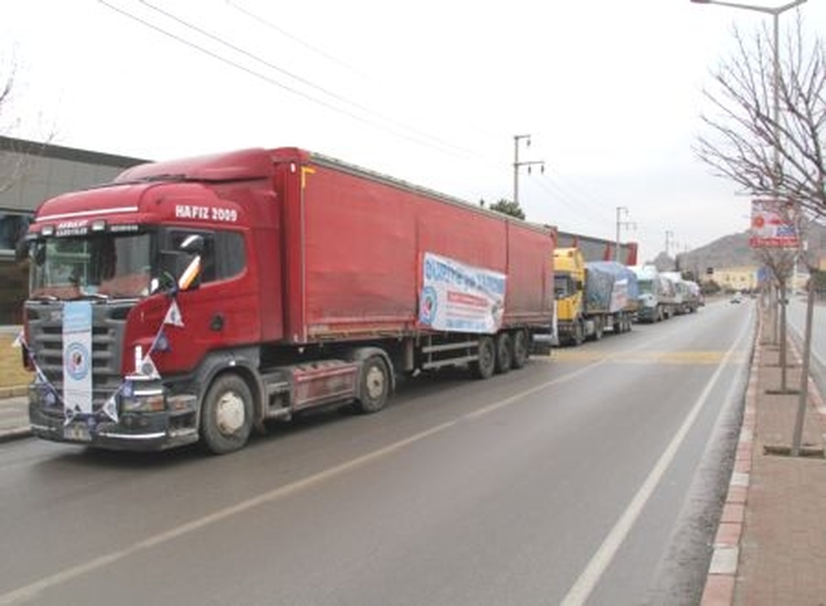 Suriye\'ye Yardımlar Devam Ediyor