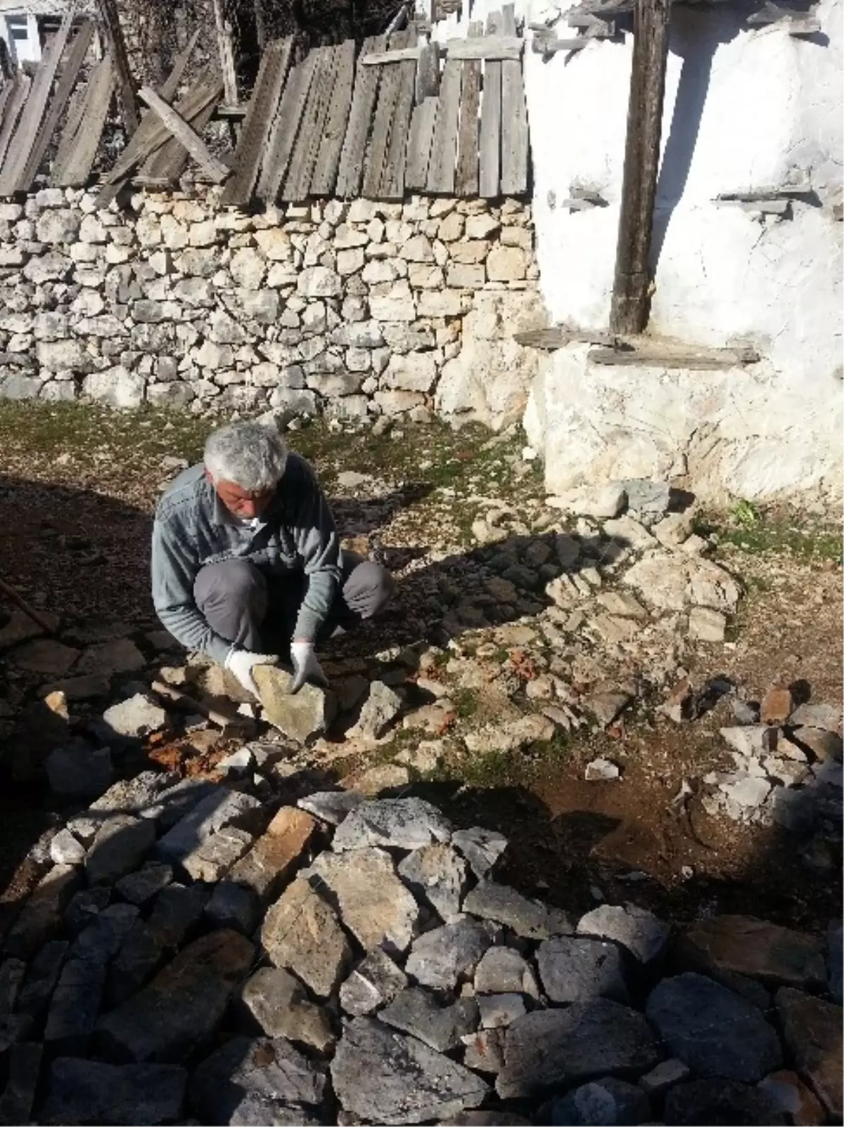 Tarihi Sarıhacılar Köyü Sokak İyileştirme Çalışmaları Başlatıldı.