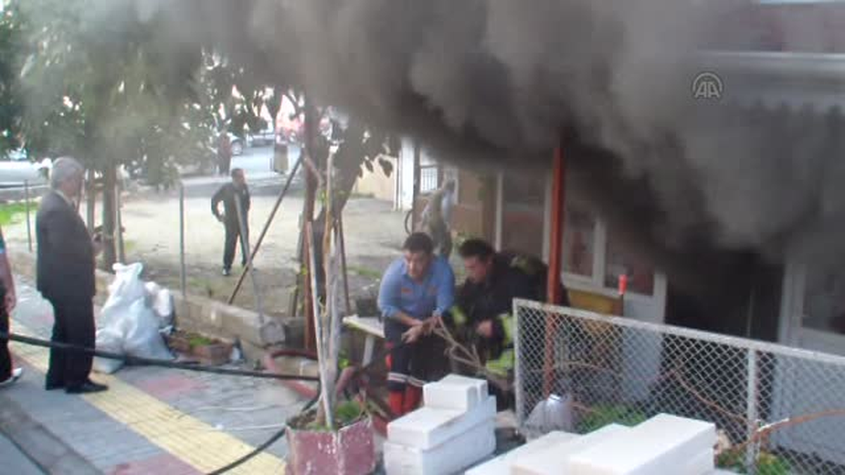 Turistik hamamda çıkan yangın, hasara neden oldu -