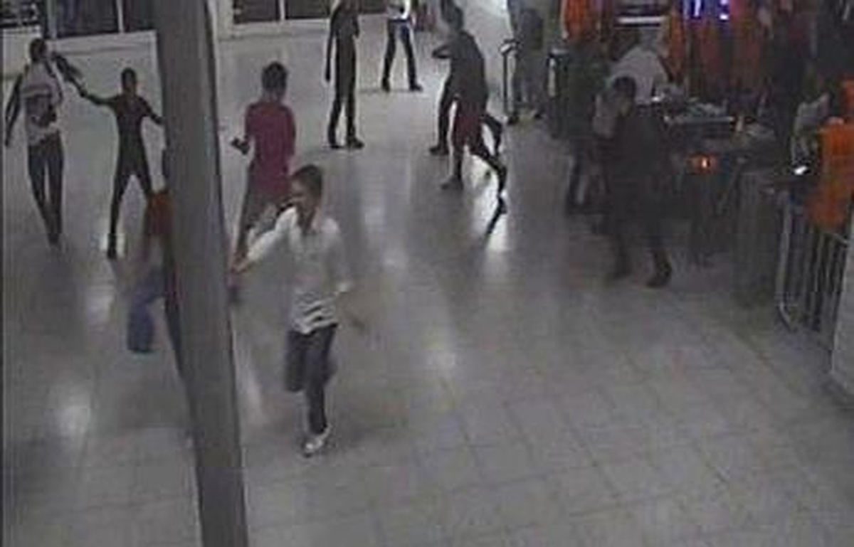 Ücret Ödemeyip, İzban Turnikesine Zarar Veren Taraftara 1 Yıl Hapis