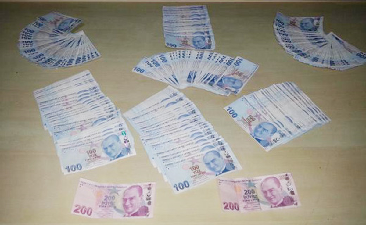 Urla\'da Sahte Banknot Ele Geçirildi