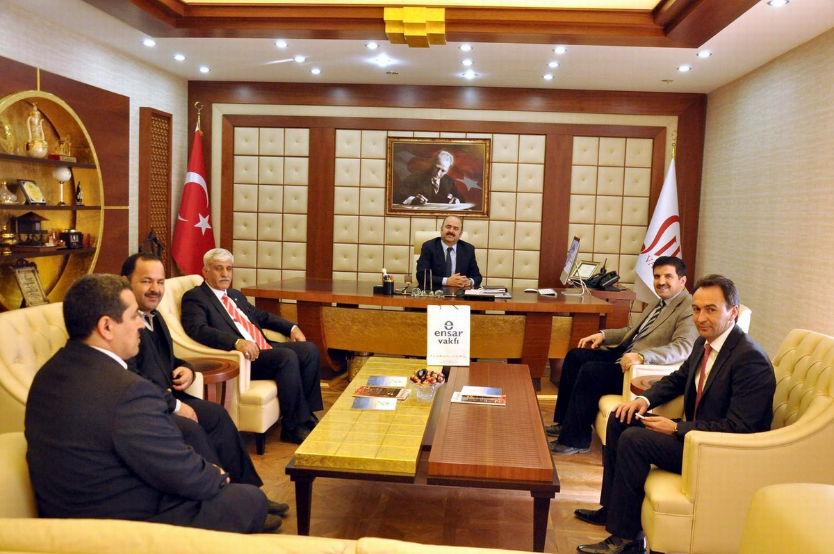 Vakıf Üyeleri, Vali Aydın\'ı Ziyaret Etti