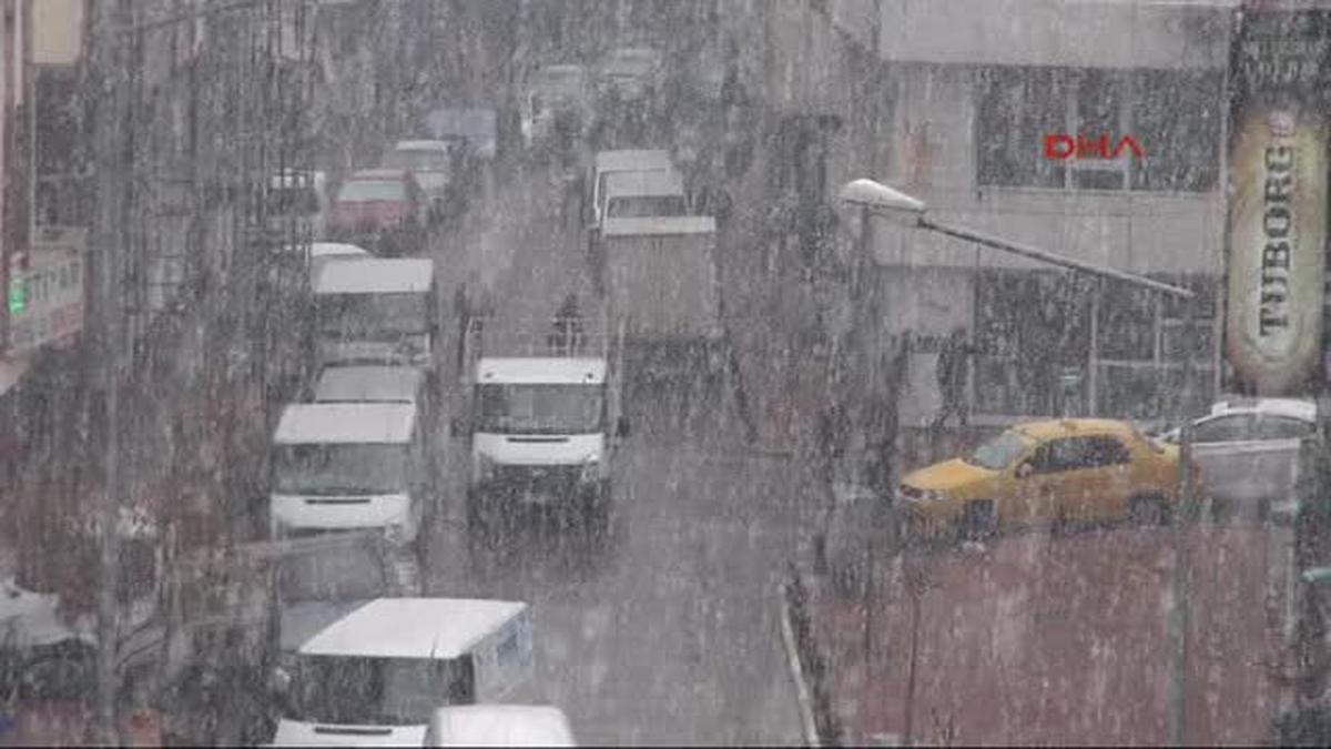 Van\' da Kar Yağışı