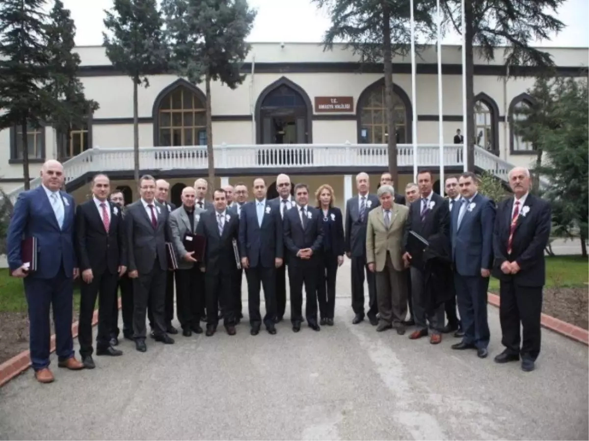 Vergi Rekortmenlerine Plaket