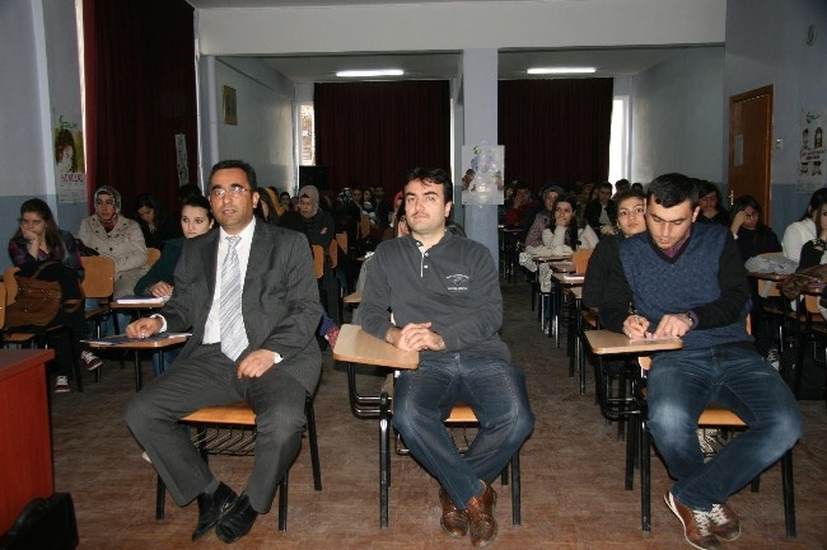 Yeşilay\'dan Sungurlu MYO Öğrencilerine Seminer