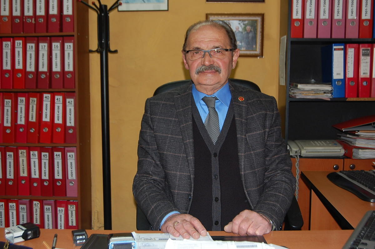 52 Yıldır Mahalleyi Aynı Aile Yönetiyor
