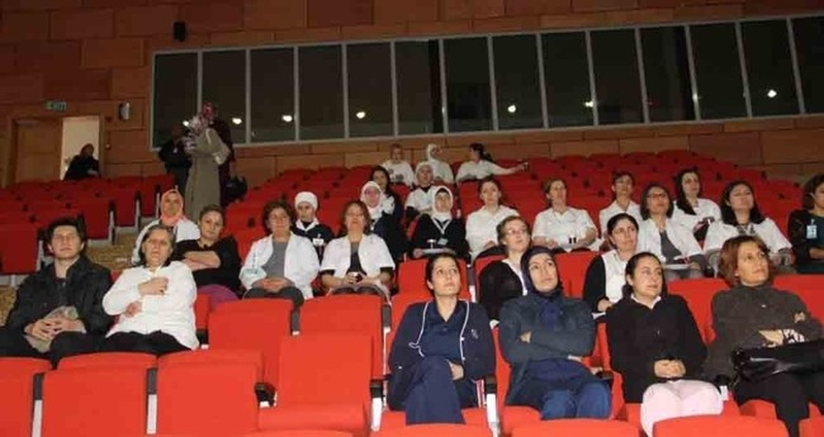 Afyonkarahisar\'da Diyaliz Hastalarına Eğitim Toplantısı