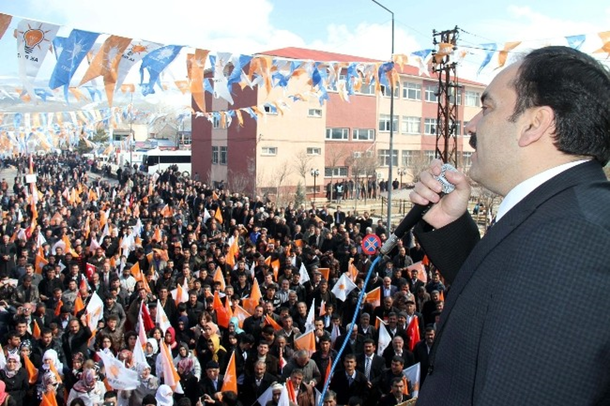AK Parti\'den Muradiye\'ye Çıkarma
