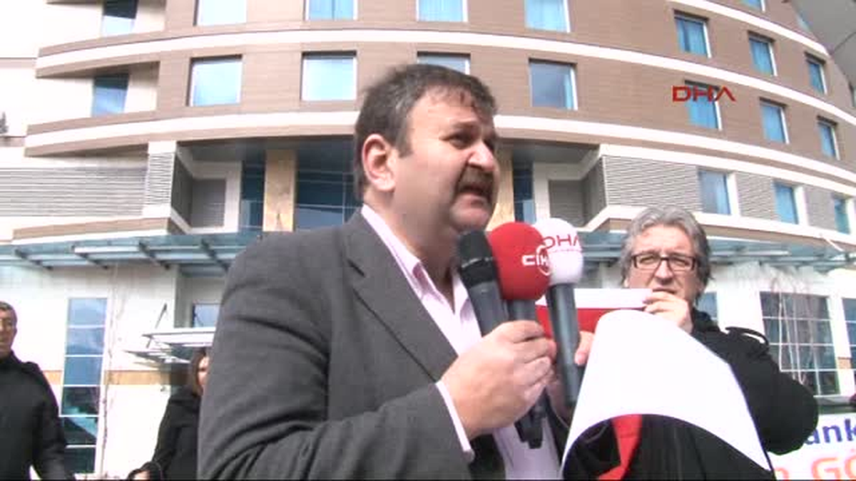 Ankara\'da \'Korsan Afiş\' Protestosu