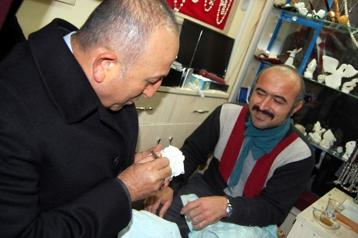 Bakan Çavuşoğlu, Lüle Taşı Ustası Oldu