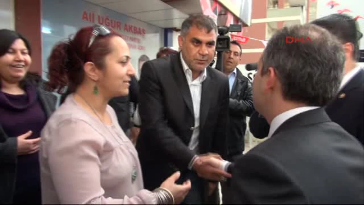 Bakan Kılıç MHP\'nin Ceyhan Seçim Bürosunu Ziyaret Etti