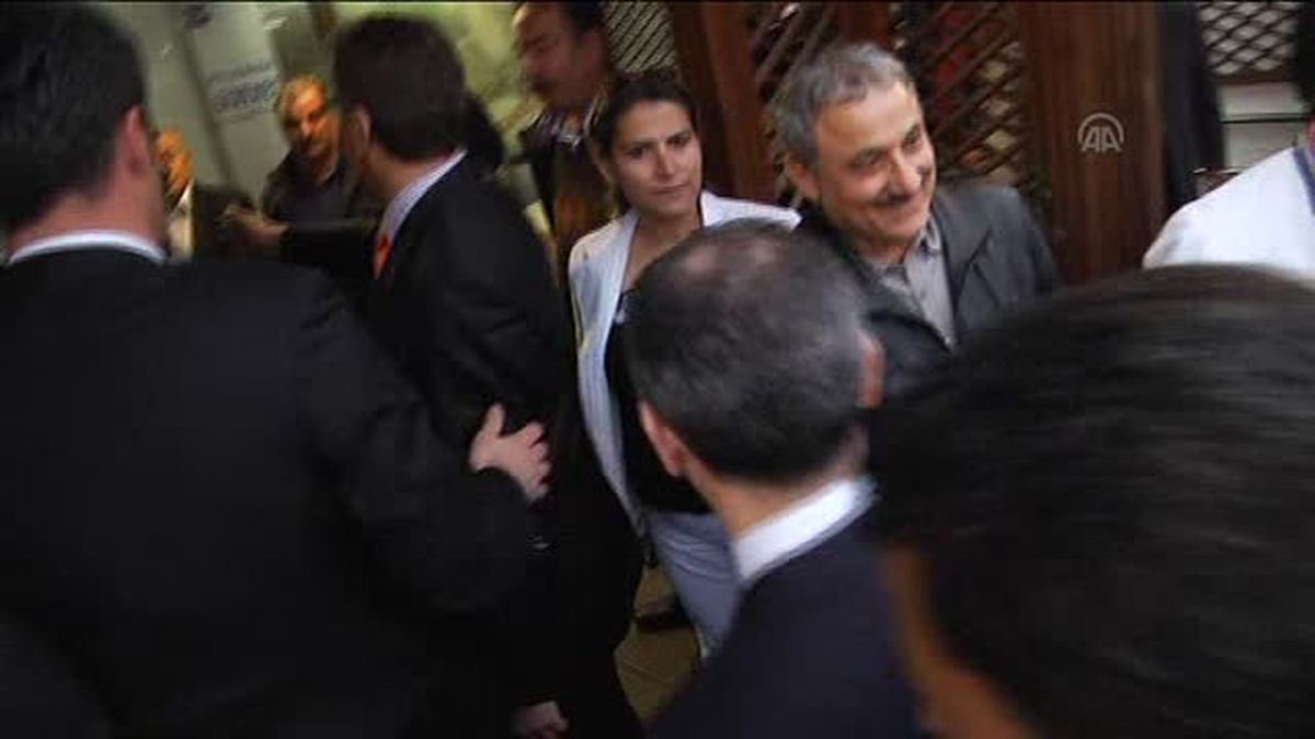 Bakan Kılıç, Karadenizliler Derneği\'ni ziyaret etti -