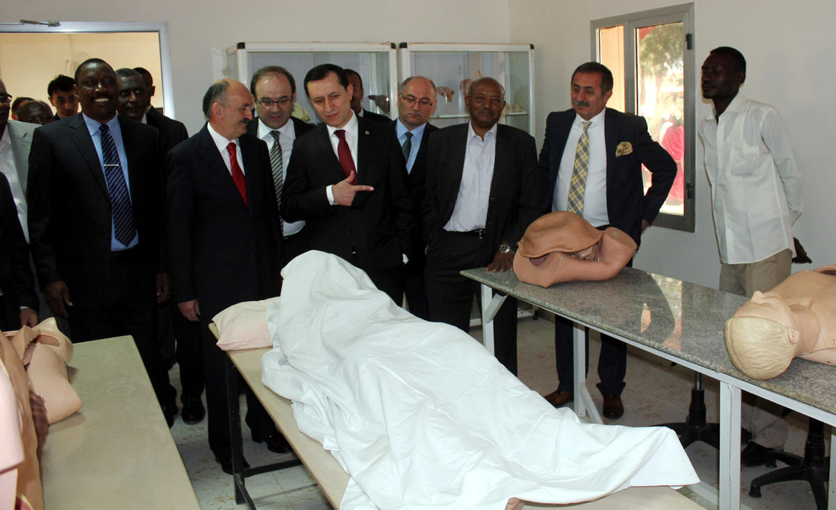 Başbakan Yardımcısı İşler Sudan\'da
