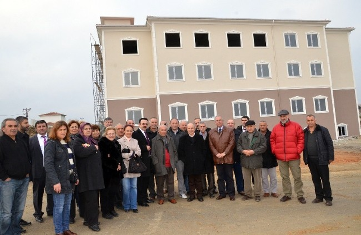 Başkan Hasan Akgün, Cemevinde İncelemelerde Bulundu
