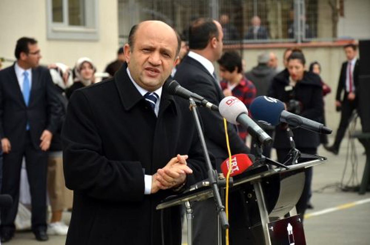 Bakan Işık: "Birileri ülkenin bugününü karartmaya çalışıyor" -