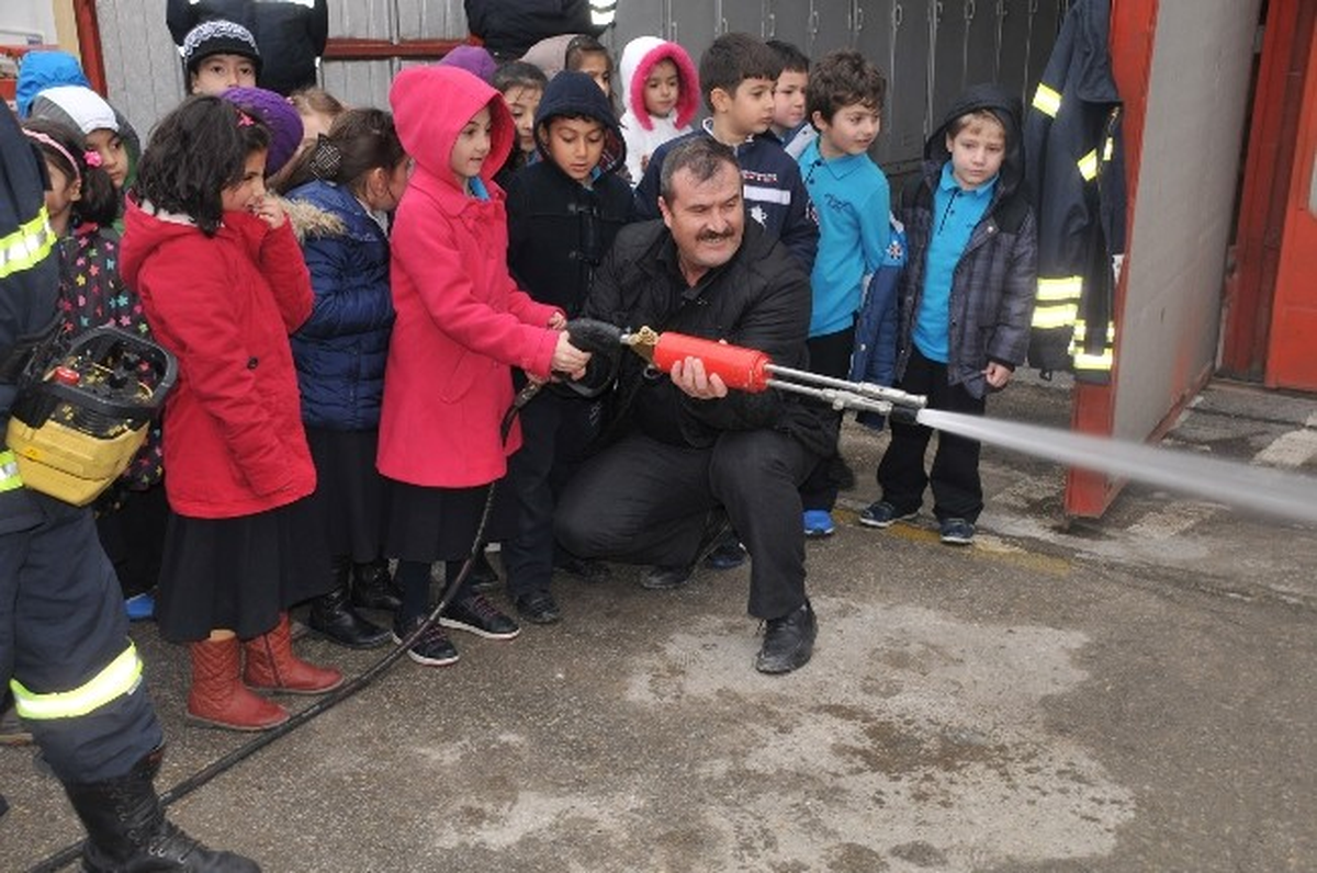 Bozüyük\'te Miniklere Yangın Eğitimi