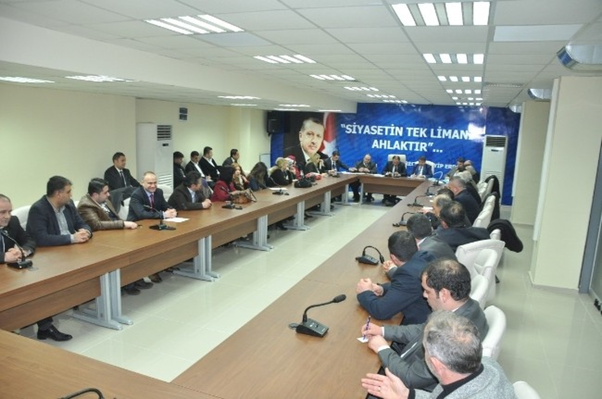 Büyükşehir Adayı Tanrıverdi AK Parti İl Yönetim Kurulu Toplantısı\'na Katıldı