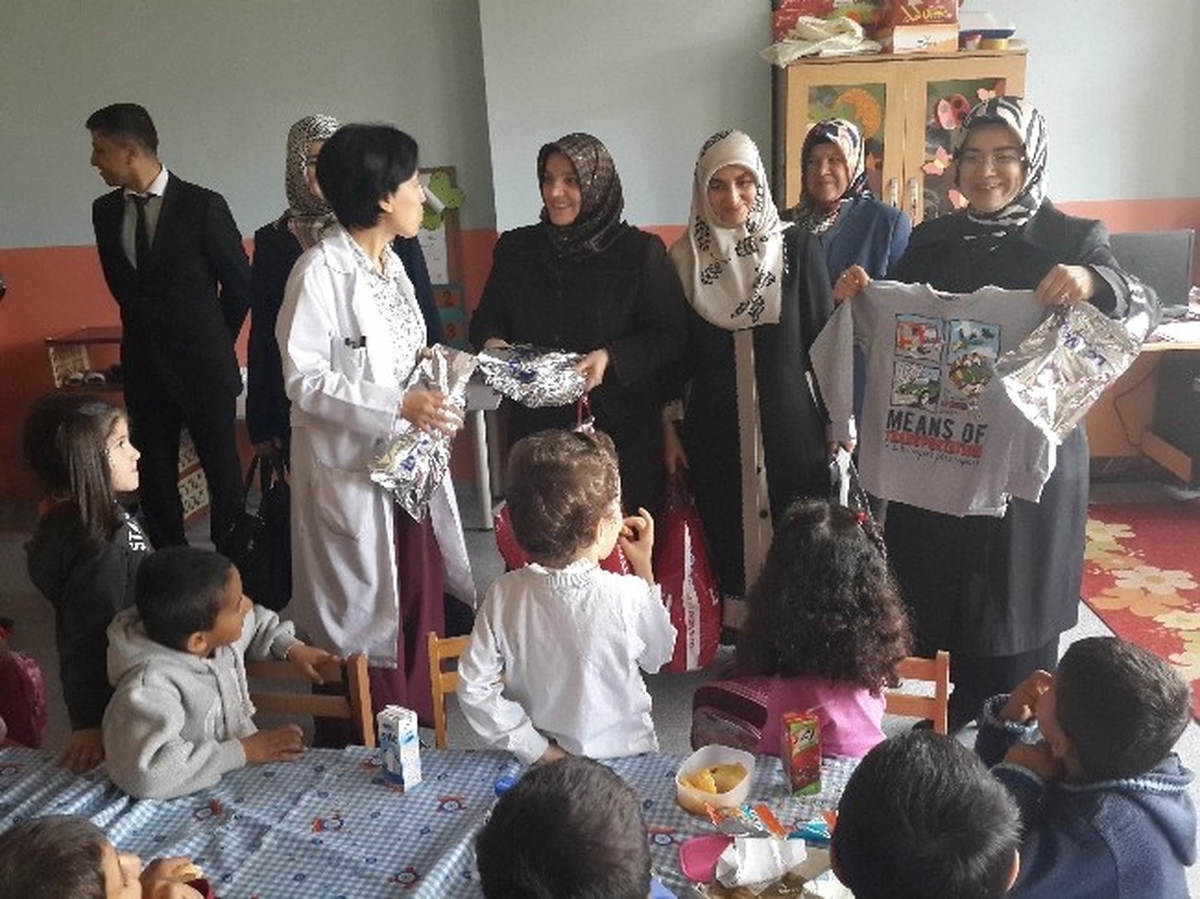 Çankayalı Kadınlardan Öğrencilere Hediye