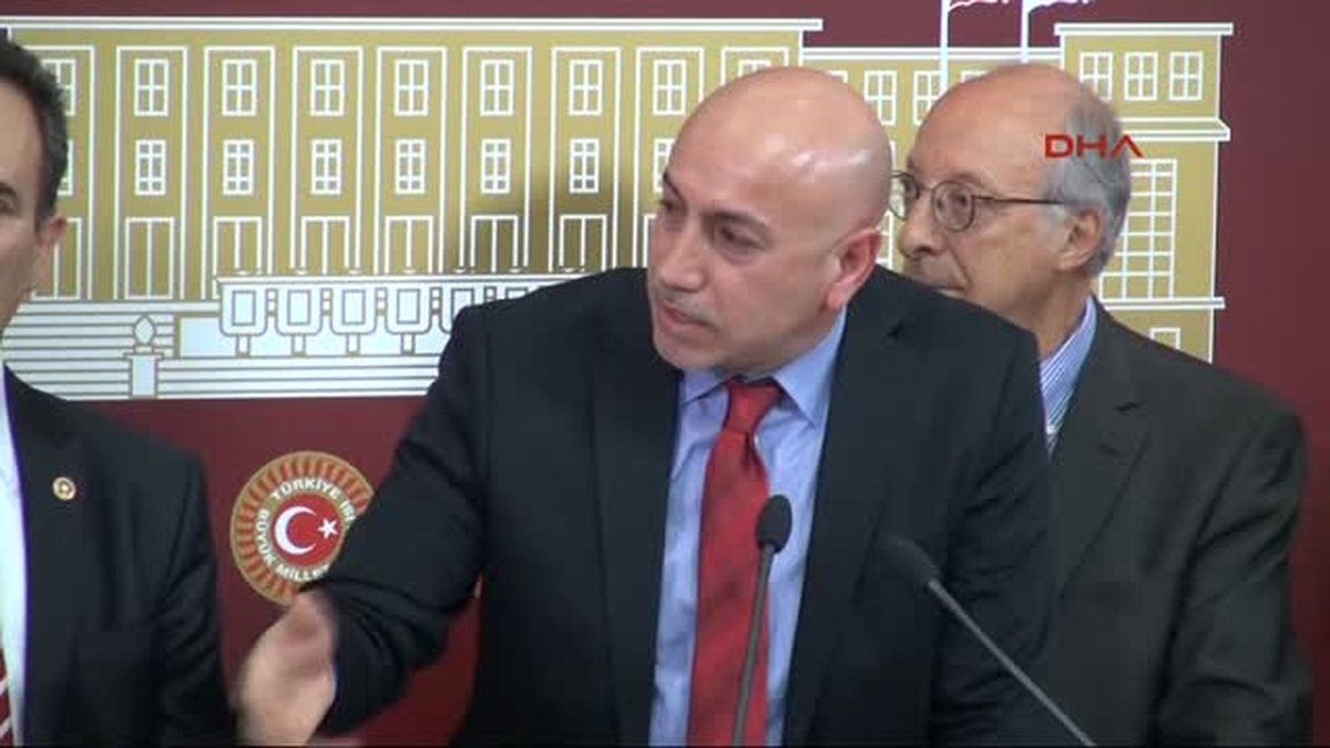 CHP\'li Erdal Aksünger, Kriptolu Telefonlarla Nasıl Çalıştığını Anlattı