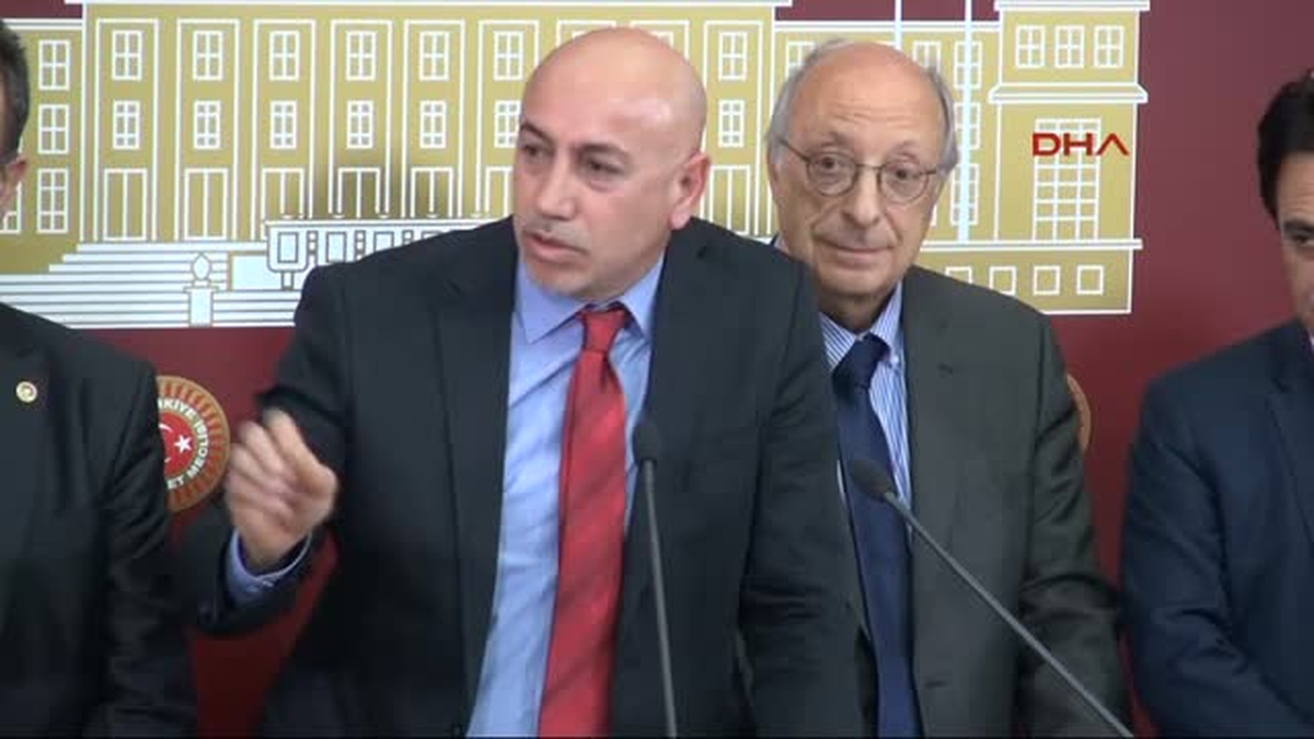 CHP\'li Erdal Aksünger, Kriptolu Telefonlarla Nasıl Çalıştığını Anlattı