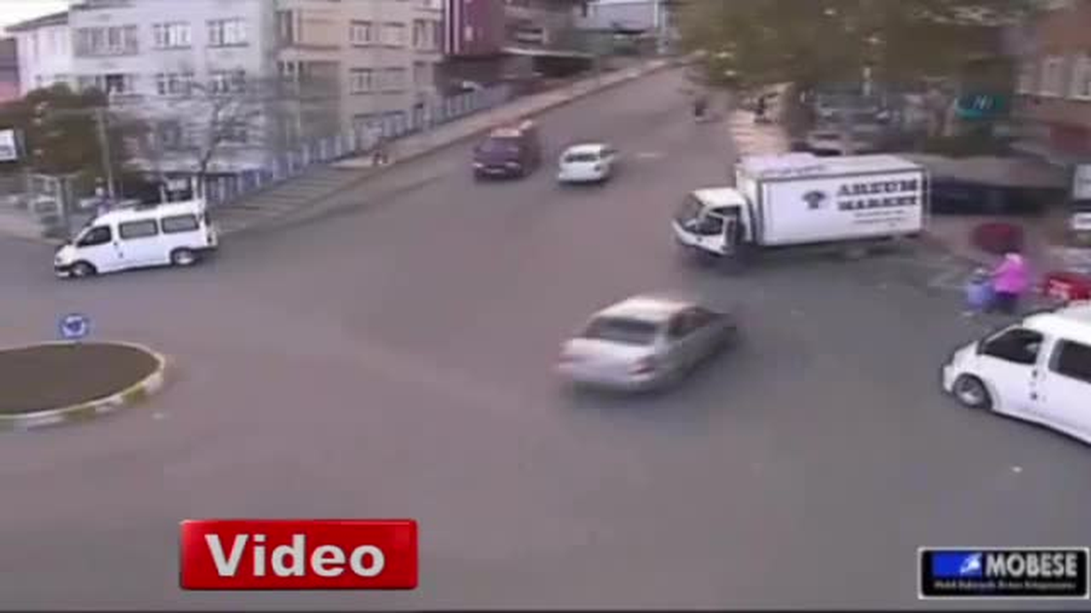 Dikkatsiz Sürücüler Mobese\'de