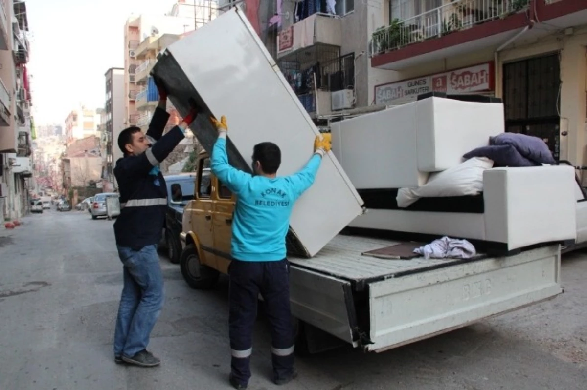 Evi Yanan Taksiciye Konak Belediyesi Sahip Çıktı