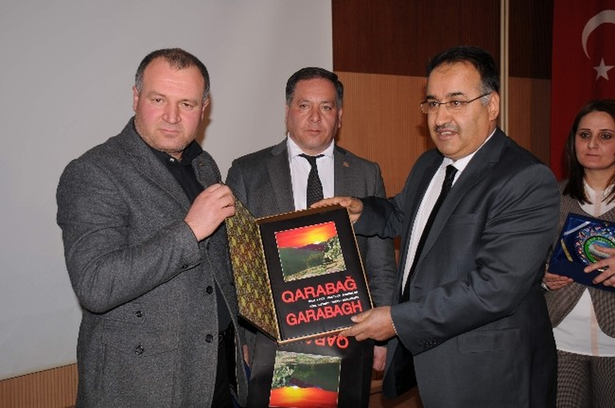 Hocalı Katliamı 22. Yılı Iğdır Üniversitesi\'nde Düzenlenen Konferansla Anıldı