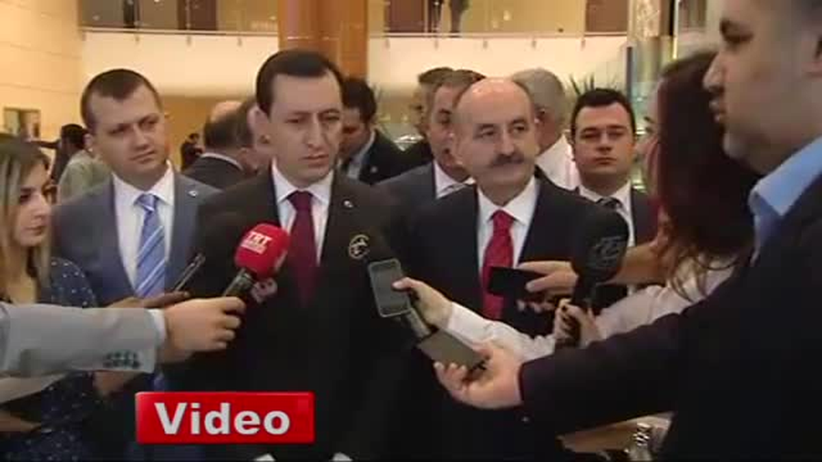 İşler: Kendileri Dışında Herkesi Dinlemişler