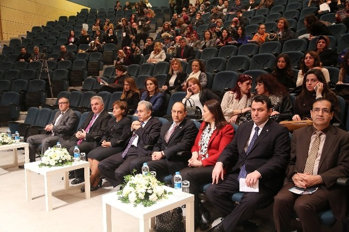 Kadın ve Çocuk Sorunlarının Farkındayız Konferansı Başladı